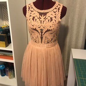 Tulle and Lace Ballerina Style Dress in Peach